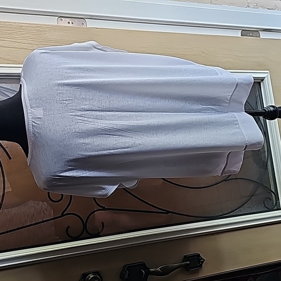 White short sleeve workout top - Picture 7 of 9